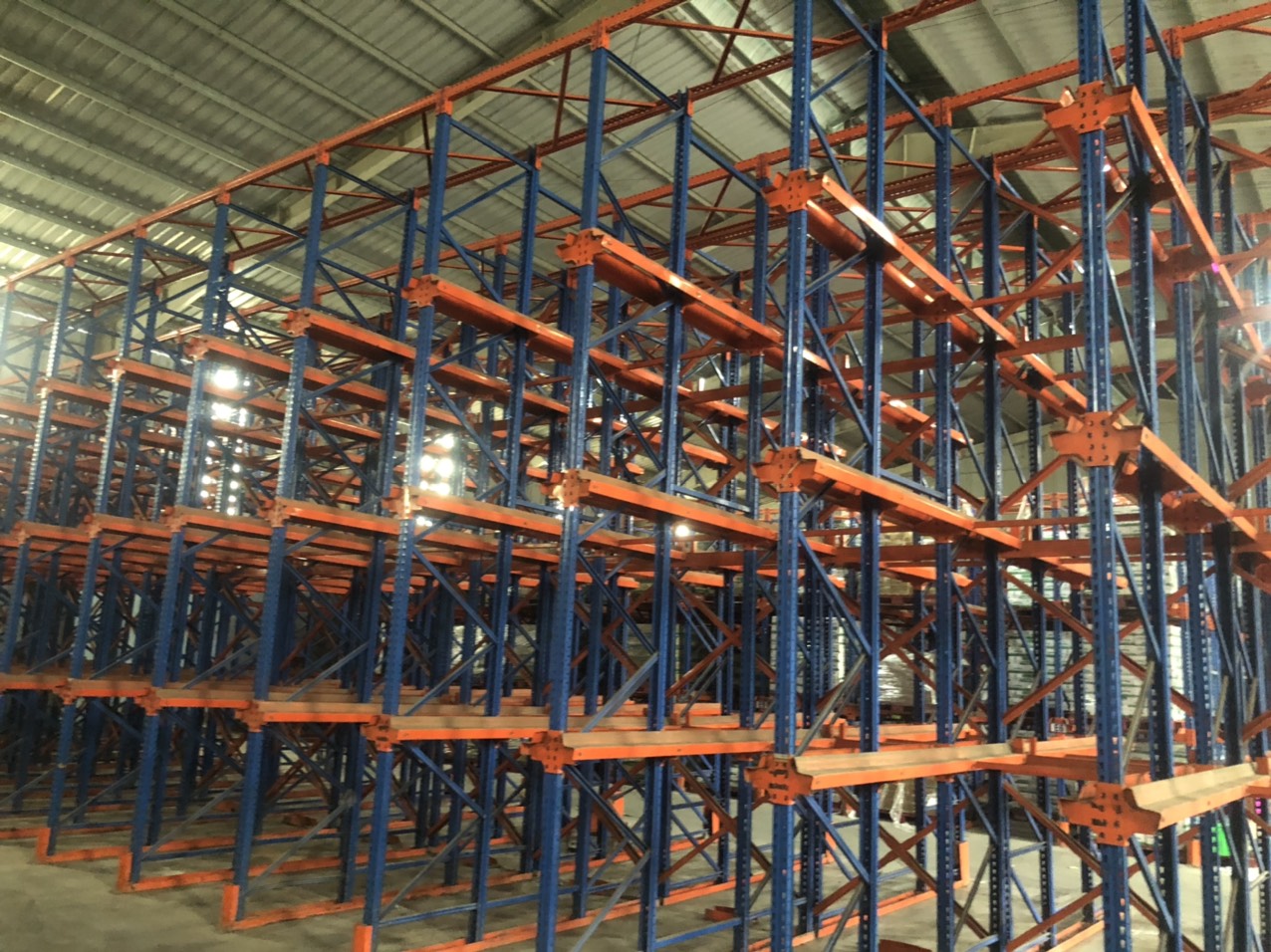giá kệ sắt công nghiệp
