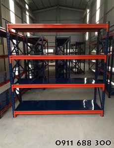 Nâng cao hiệu quả lưu trữ hàng hóa với kệ sắt công nghiệp  